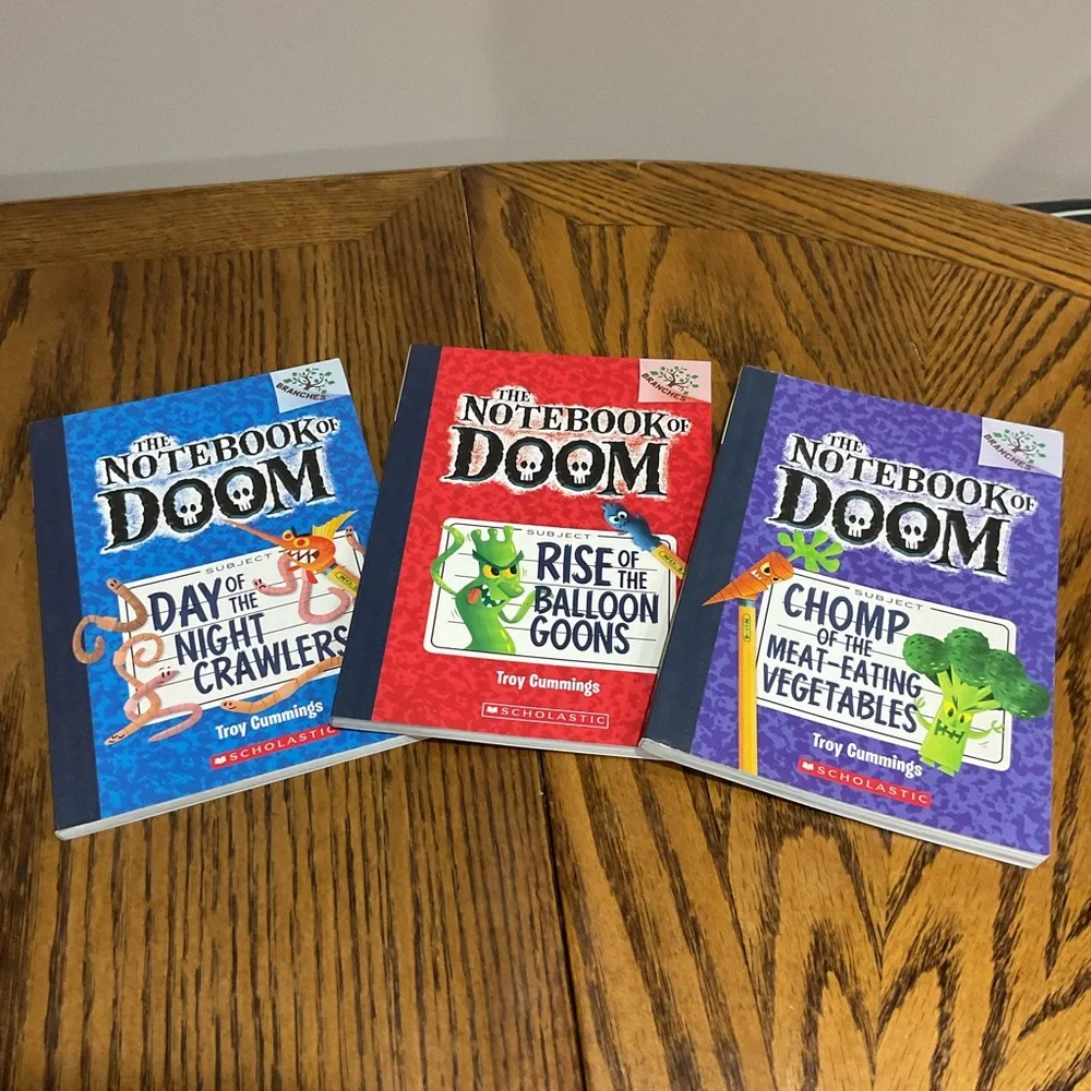 2 Donkey Kong Country, 3 Notebook of Doom & 2 Unofficial Gamers Adventure